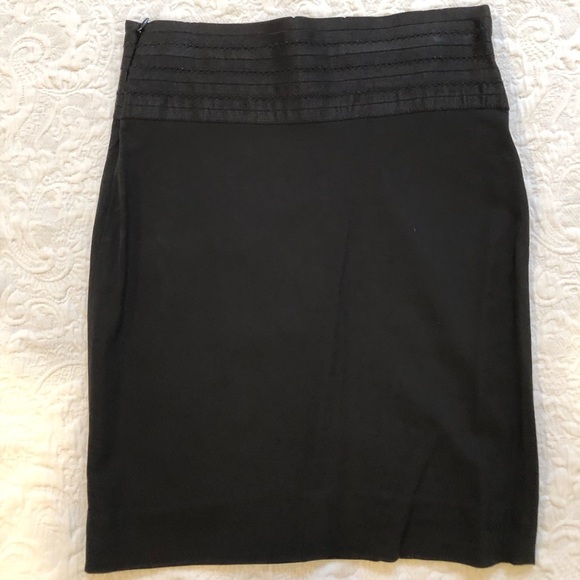 ELIZABETH & JAMES**Black Stretchy Skirt**US 4 - Picture 3 of 4
